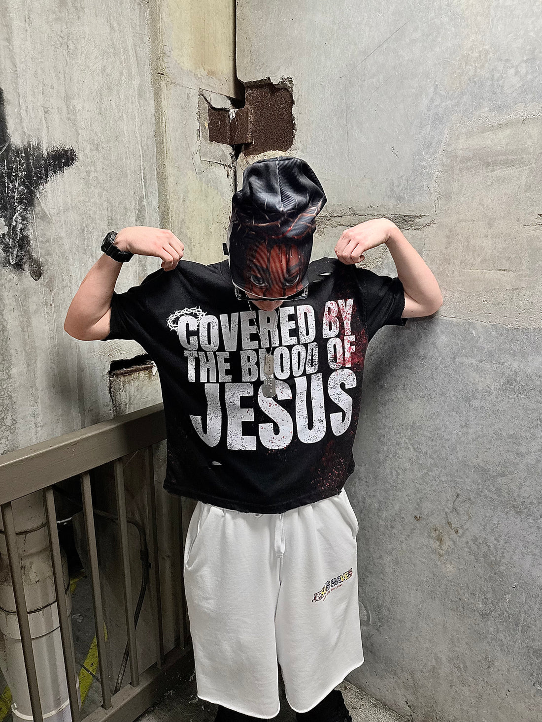 WHITE 3/4 Jesus saves shorts